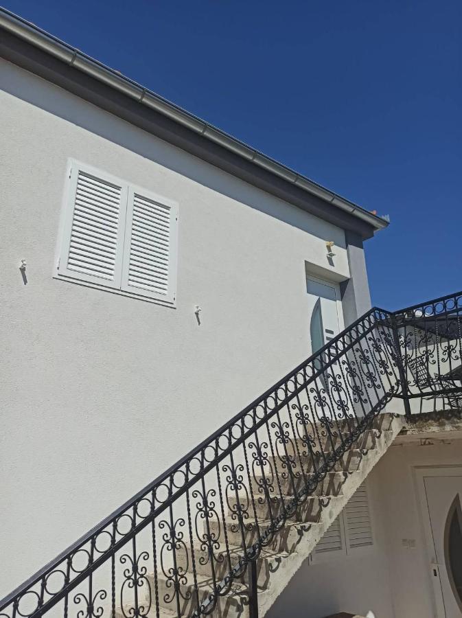 Apartman Stella Rovanjska Bagian luar foto